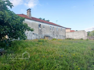 Moradia T4 para Venda em Vila Cova e Feitos