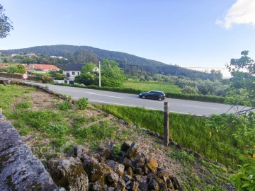 Moradia T4 para Venda em Vila Cova e Feitos