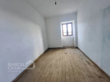 Moradia T4 para Venda em Vila Cova e Feitos