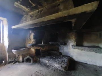 Moradia T4 para Venda em Vila Cova e Feitos