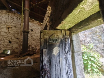 Moradia T4 para Venda em Vila Cova e Feitos