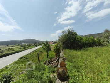 Moradia T4 para Venda em Vila Cova e Feitos
