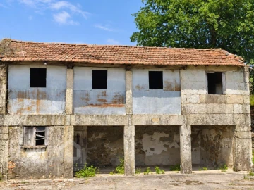Moradia T4 para Venda em Vila Cova e Feitos