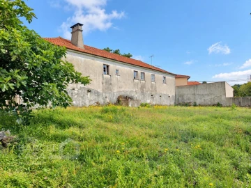 Moradia T4 para Venda em Vila Cova e Feitos