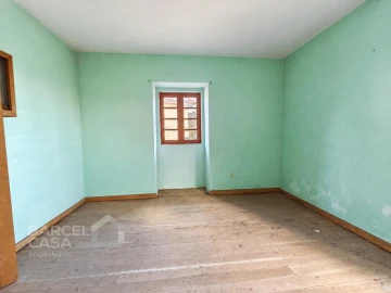 Moradia T4 para Venda em Vila Cova e Feitos