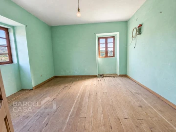 Moradia T4 para Venda em Vila Cova e Feitos