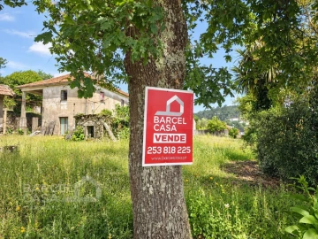 Moradia T4 para Venda em Vila Cova e Feitos