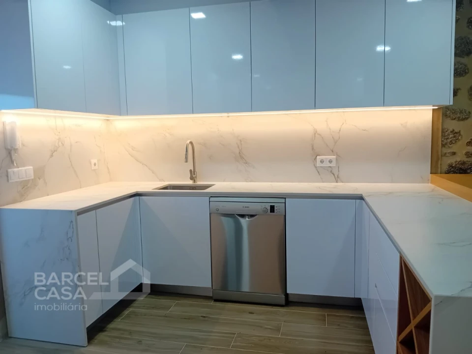 Moradia T3 para Venda em Carapeços Foto 4