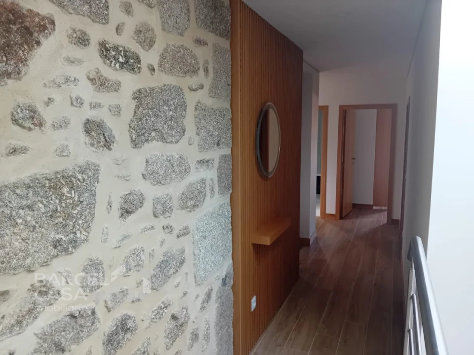 Moradia T3 para Venda em Carapeços Foto 10