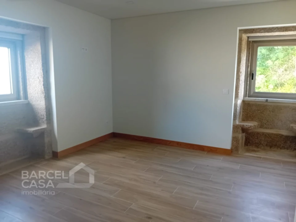 Moradia T3 para Venda em Carapeços Foto 15