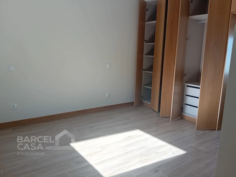 Moradia T3 para Venda em Carapeços Foto 19