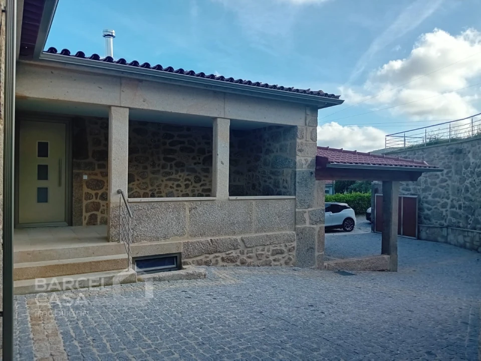 Moradia T3 para Venda em Carapeços Foto 22