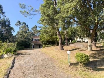 Moradia T4 para Venda em Palmeira de Faro e Curvos