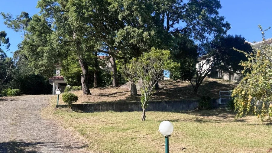 Moradia T4 para Venda em Palmeira de Faro e Curvos