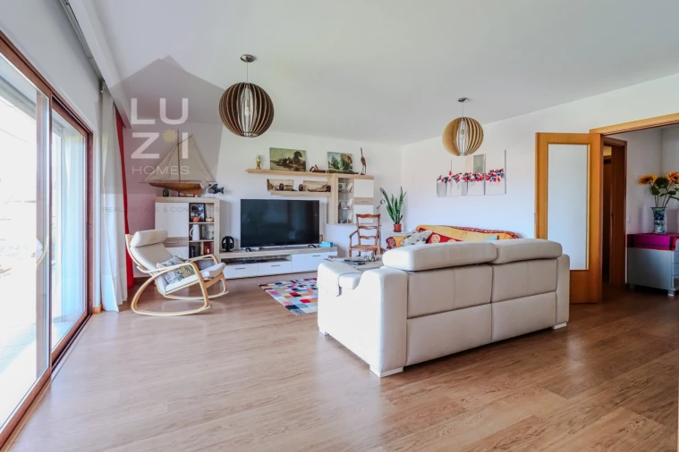 Apartamento T3 para Venda em Portimão Foto 4