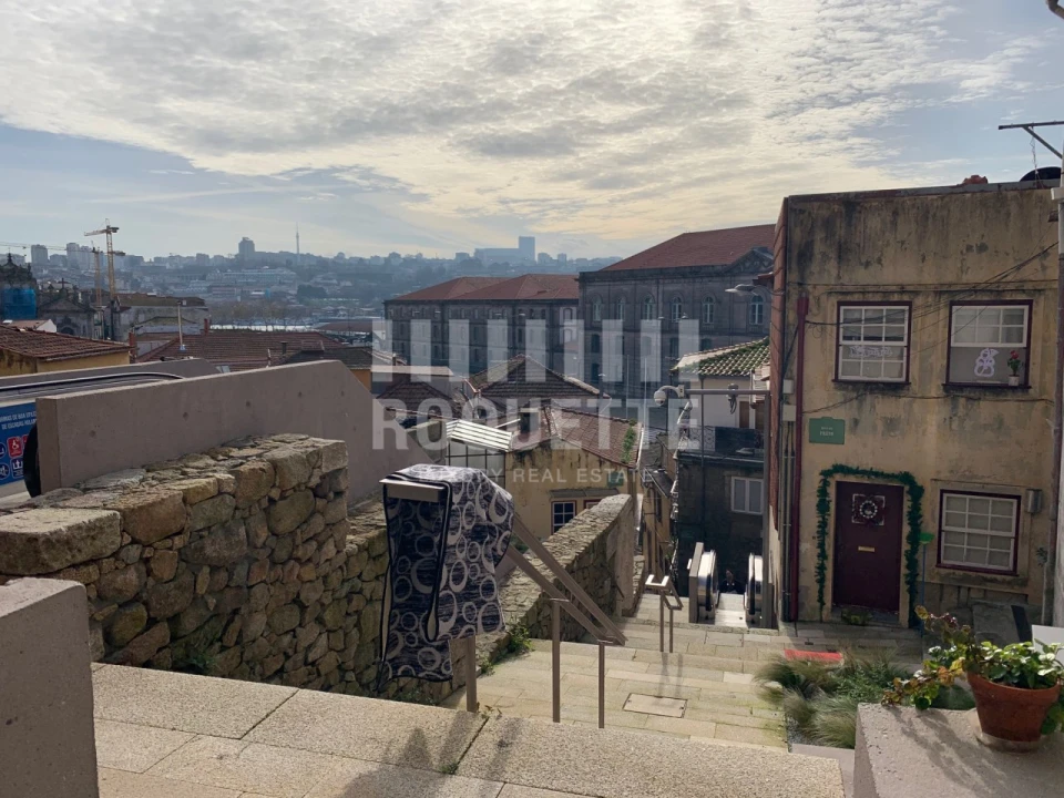 Moradia T3 para Venda em Cedofeita, Santo Ildefonso, Sé, Miragaia, São Nicolau e Vitória Foto 2