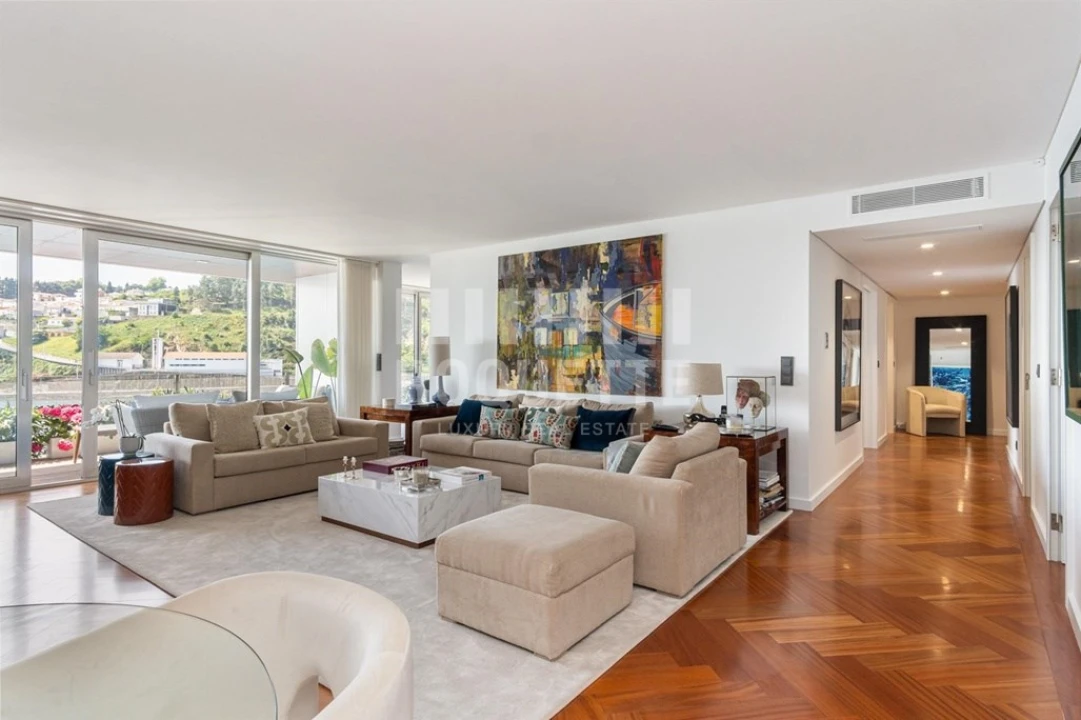 Apartamento T3 para Venda em Lordelo do Ouro e Massarelos Foto 1