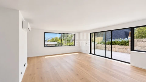 Apartamento T2 para Venda em Lordelo do Ouro e Massarelos