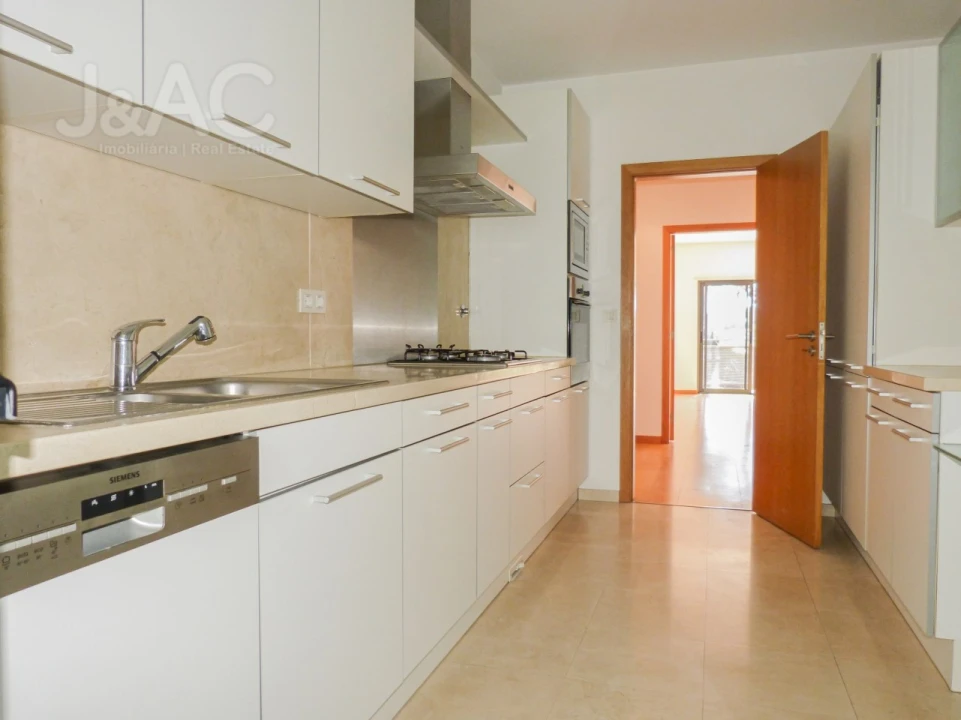 Apartamento T3 para Arrendamento em Alcabideche Foto 6