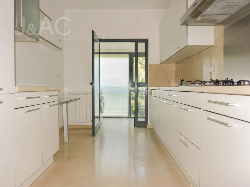 Apartamento T3 para Arrendamento em Alcabideche Foto 7