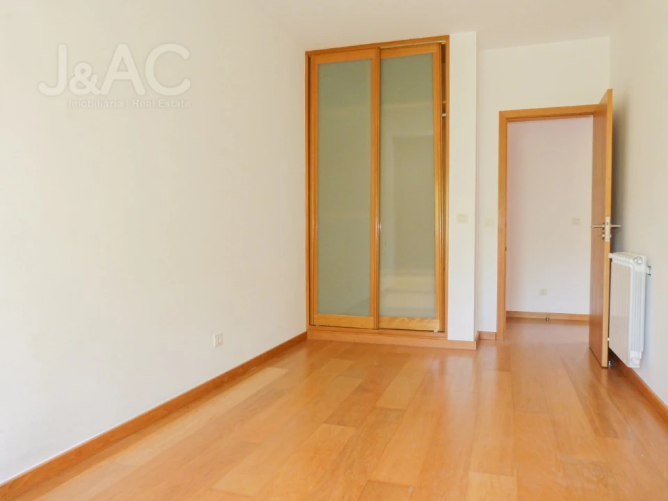 Apartamento T3 para Arrendamento em Alcabideche Foto 10