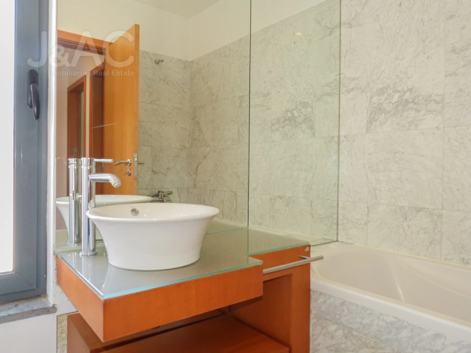 Apartamento T3 para Arrendamento em Alcabideche Foto 16