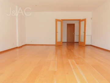 Apartamento T3 para Arrendamento em Alcabideche