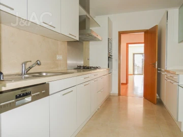 Apartamento T3 para Arrendamento em Alcabideche