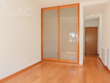 Apartamento T3 para Arrendamento em Alcabideche