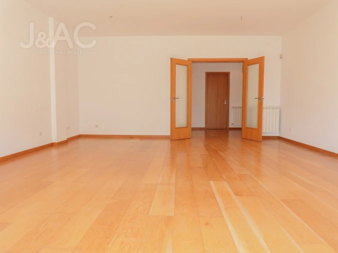 Apartamento T3 para Arrendamento em Alcabideche Foto 5