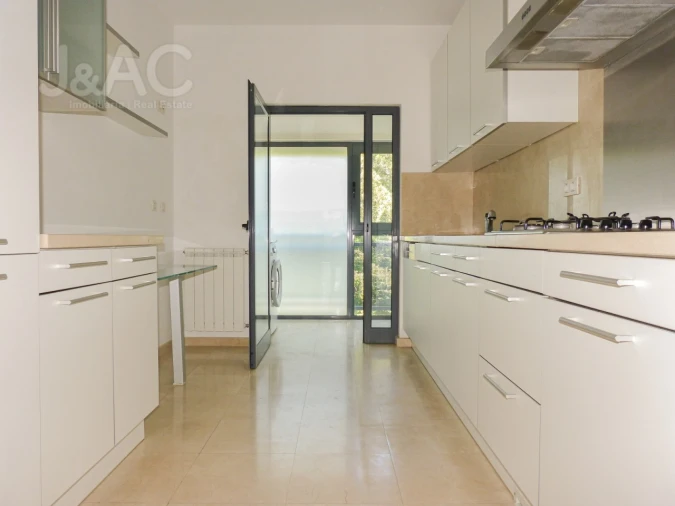 Apartamento T3 para Arrendamento em Alcabideche Foto 7