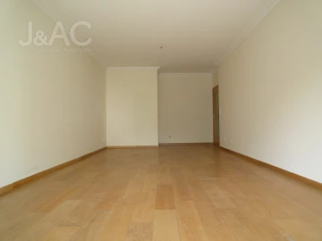 Apartamento T2 para Arrendamento em Cascais e Estoril