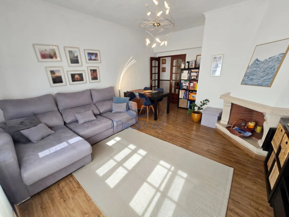 Apartamento T2 para Venda em Odivelas Foto 1