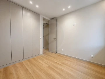 Apartamento T3 para Venda em Póvoa de Varzim, Beiriz e Argivai
