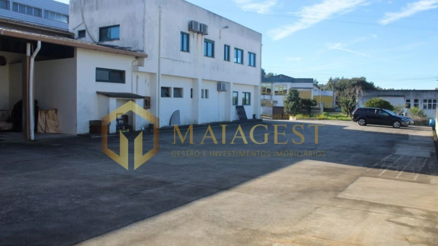 Armazém para Arrendamento em Lourosa