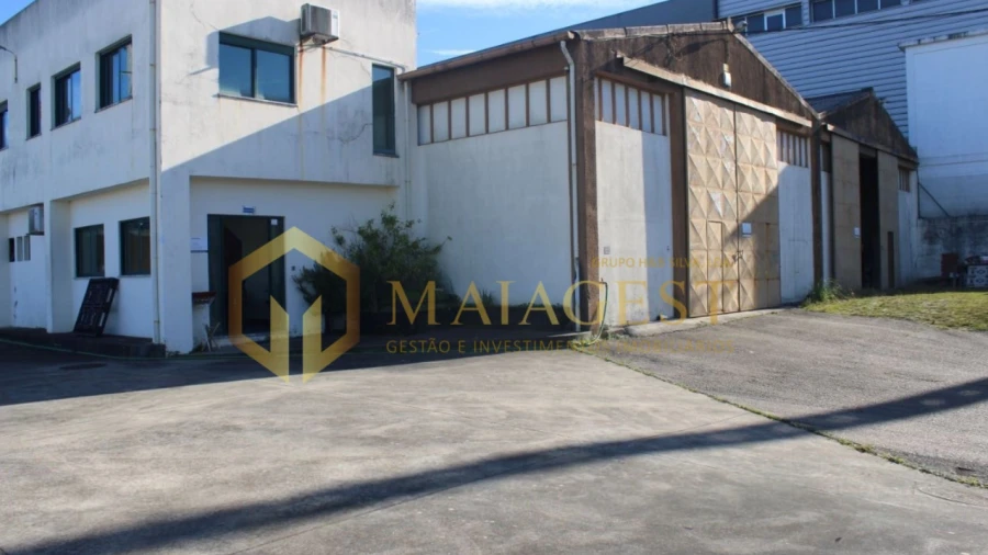 Armazém para Venda em Lourosa