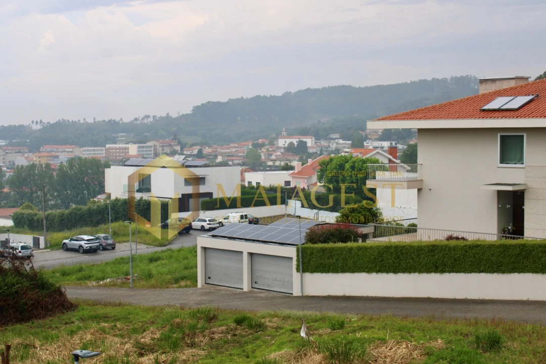 Moradia T3 para Venda em Serzedo e Perosinho Foto 42