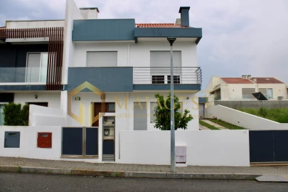 Moradia T3 para Venda em Serzedo e Perosinho