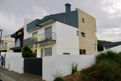 Moradia T3 para Venda em Serzedo e Perosinho