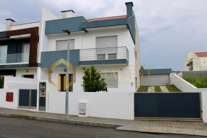 Moradia T3 para Venda em Serzedo e Perosinho