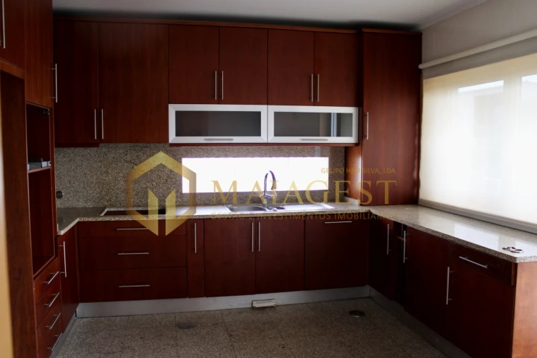 Moradia T3 para Venda em Serzedo e Perosinho Foto 2
