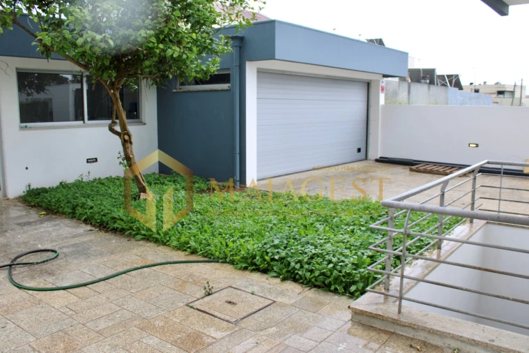 Moradia T3 para Venda em Serzedo e Perosinho Foto 13