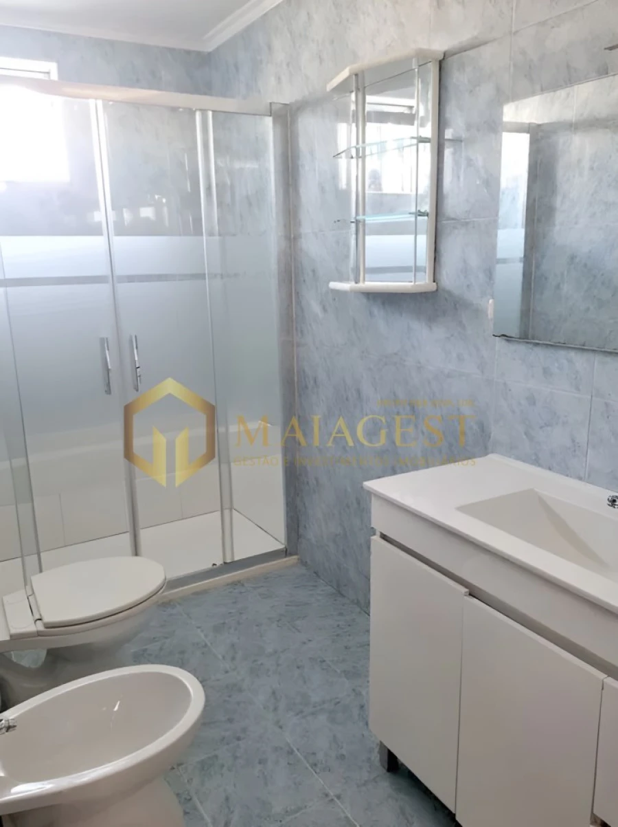 Apartamento T1 para Venda em Mafamude e Vilar do Paraíso Foto 8