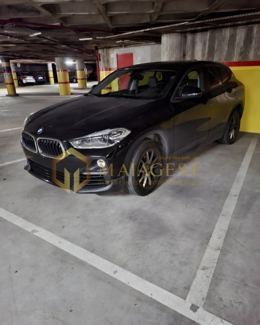 Garagem para Venda em Lordelo do Ouro e Massarelos Foto 2