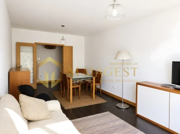 Apartamento T3 para Arrendamento em Cedofeita, Santo Ildefonso, Sé, Miragaia, São Nicolau e Vitória