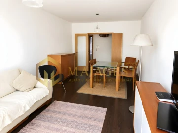 Apartamento T3 para Arrendamento em Cedofeita, Santo Ildefonso, Sé, Miragaia, São Nicolau e Vitória