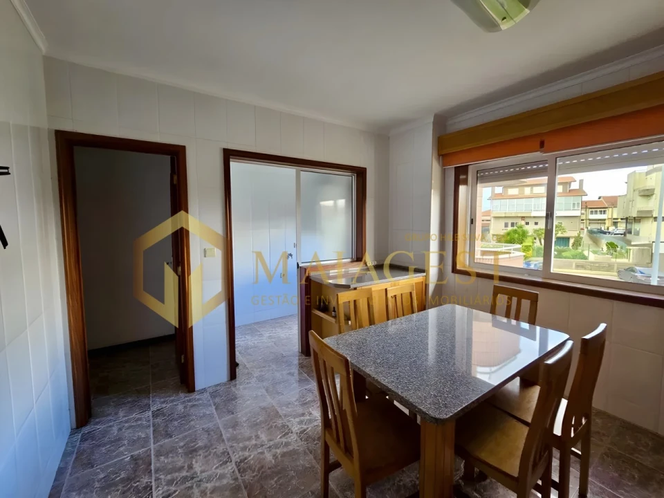 Apartamento T3 para Arrendamento em Mozelos Foto 6