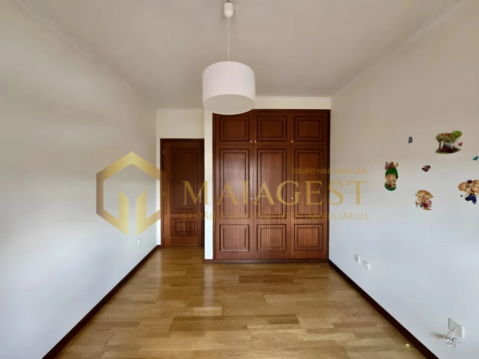 Apartamento T3 para Arrendamento em Mozelos Foto 8