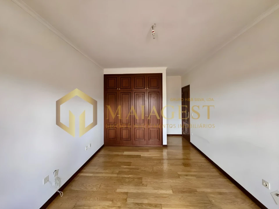 Apartamento T3 para Arrendamento em Mozelos Foto 10