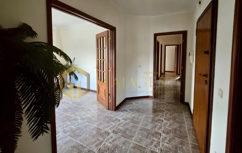 Apartamento T3 para Arrendamento em Mozelos Foto 4